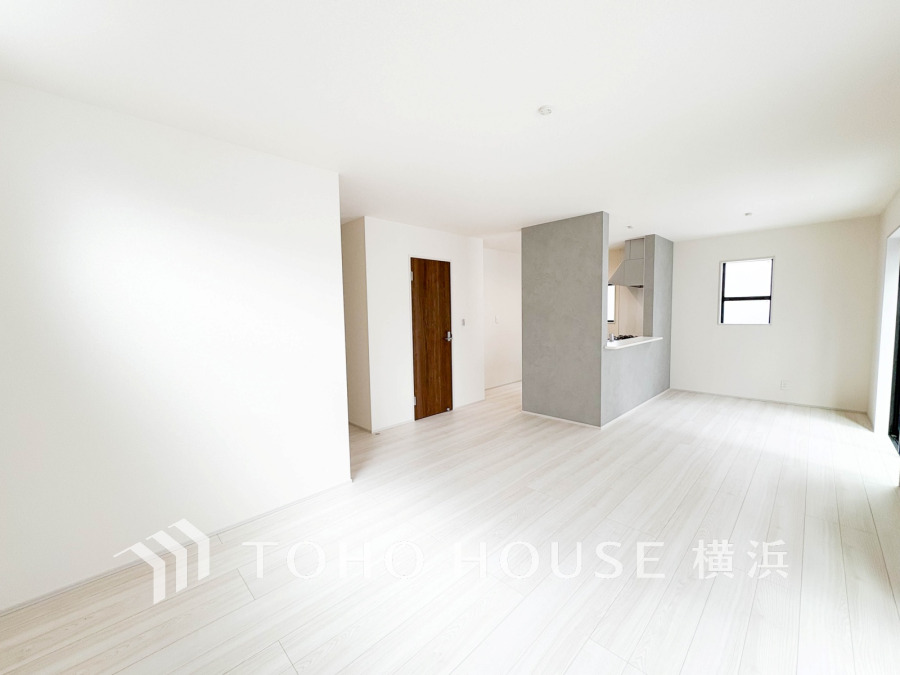 一日の中で多くの時間を過ごすことになる住まいだからこそ、いつも穏やかな空間であるように心掛けています。構成する建材などへの配慮が、住まう方の健康を守ります。