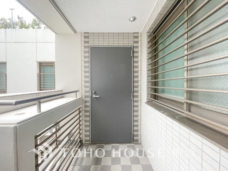 居住者の帰り、訪れる方を優しく迎え、やすらぎに満ちた生活空間を予感させる。健やかな暮らしを楽しめそう。