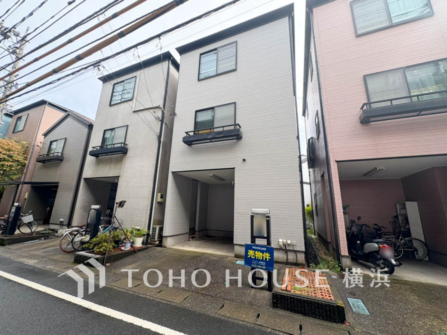 爽やかな青空の下に贅沢なほどに降り注ぐ陽光、豊かな居住性と、クオリティが見事に調和した住空間は、住まうことの喜びを感じさせてくれます