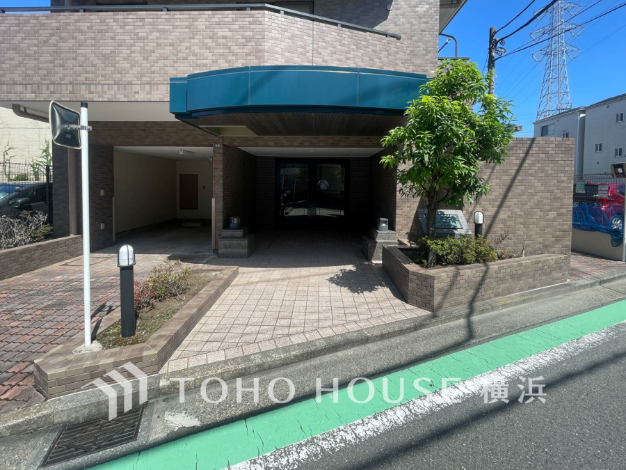 上質感漂うエントランス。めまぐるしく過ぎ行く日々の中でゆったりとした休息と癒しを提供してくれる居住者のプライベート空間があります。