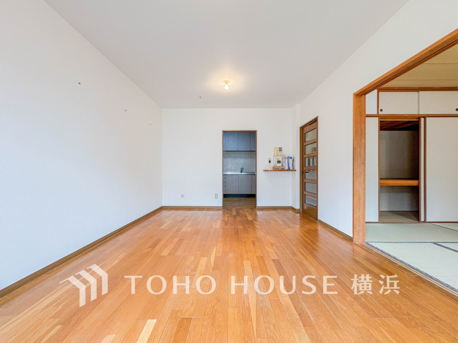 太陽の恵みを受けた明るい空間。吹きぬける風を感じながら爽やかで風通しの良い暮らしが叶います。
