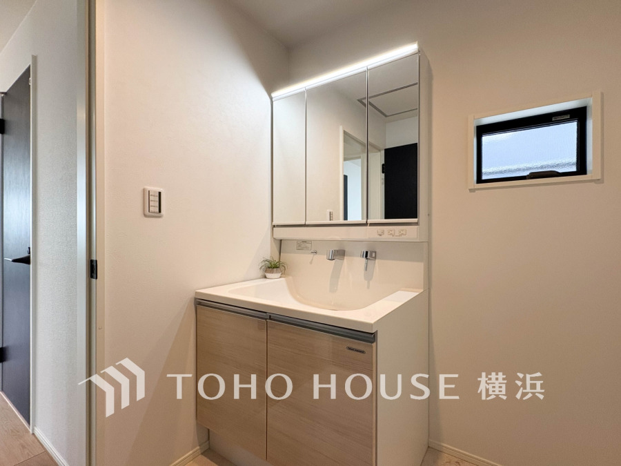 一日の始まりと終わりを心地よく演出してくれる、多彩な機能が備えられたパウダールーム。心地よいリフレッシュ空間です。