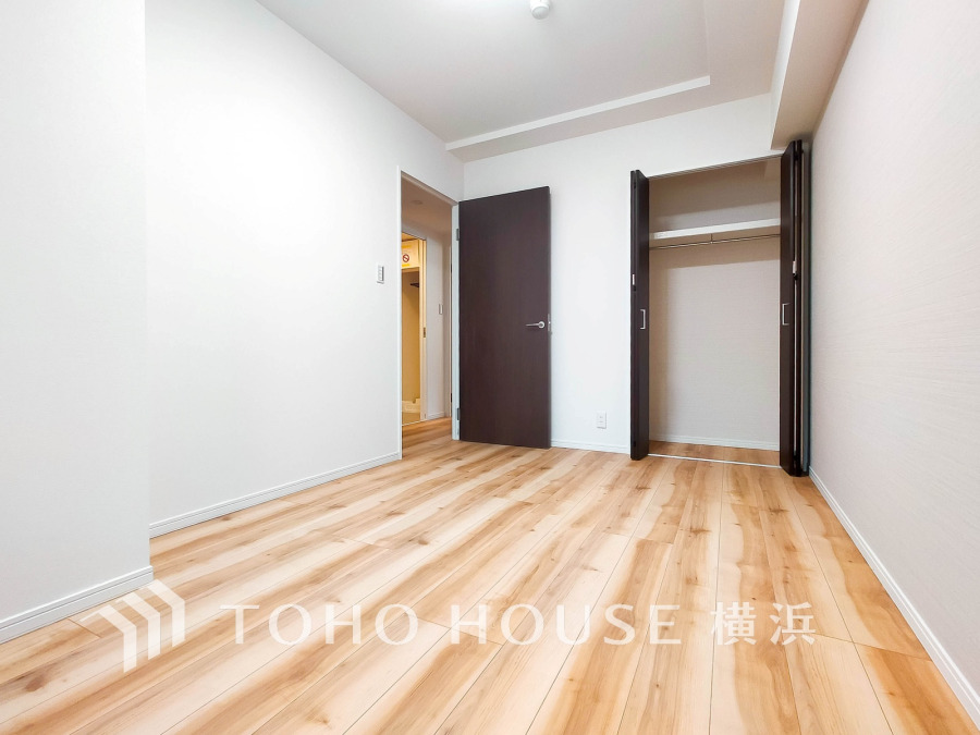 過ぎ行く時間をゆったりと感じることができる落ちついたプライベートルーム。リビングで楽しく過ごした後はゆっくり寛ぎの時間を満喫できます。静かな環境でリラックスタイムを愉しんで。