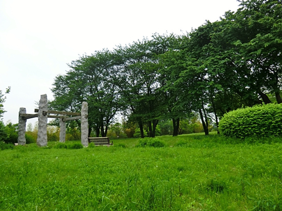 中川八幡山公園　約350ｍ