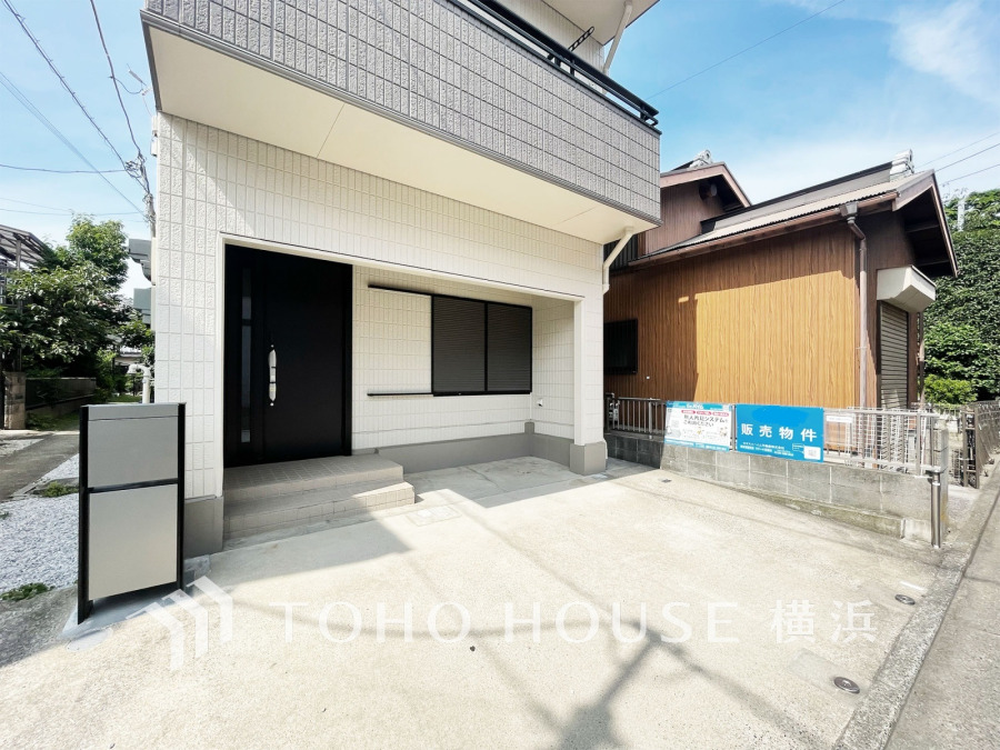 陽射しを受けて輝く時間、街灯に照らし出される夕暮れ時。様々なシーンで違った魅力的な表情を見せてくれます。住まう方のプライドを満たすクオリティを備えています。