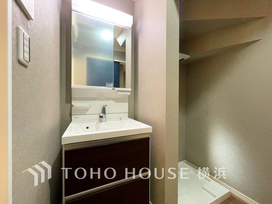 一日の始まりと終わりを心地よく演出してくれる、多彩な機能が備えられたパウダールーム。心地よいリフレッシュ空間です。