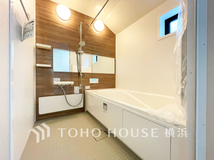 1日の疲れを取り心身を癒すことができる住まいの中のリラクゼーション空間、バスルーム。心からゆったりと寛いでいただけるよう、ゆとりのスペースを確保しています。