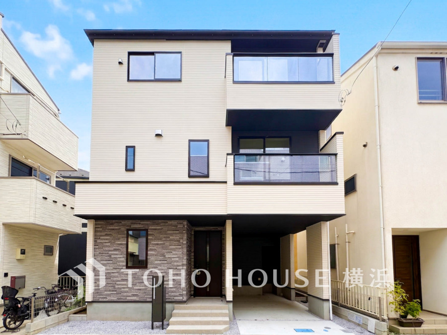 爽やかな青空の下に贅沢なほどに降り注ぐ陽光、豊かな居住性と、クオリティが見事に調和した住空間は、住まうことの喜びを感じさせてくれます。