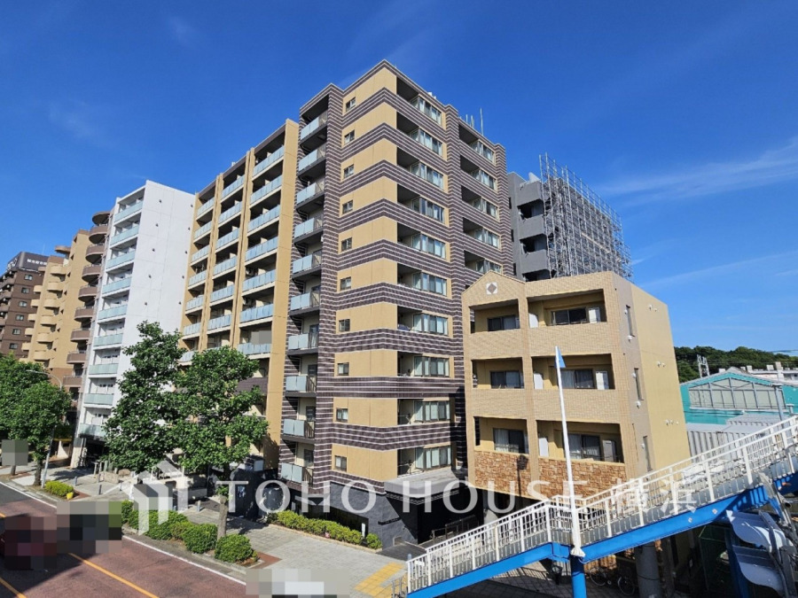 時間のゆとりと空間、爽やかな陽光がもたらす光と風を贅沢なまでに感じる暮らしが始まります。（2026年10月撮影）