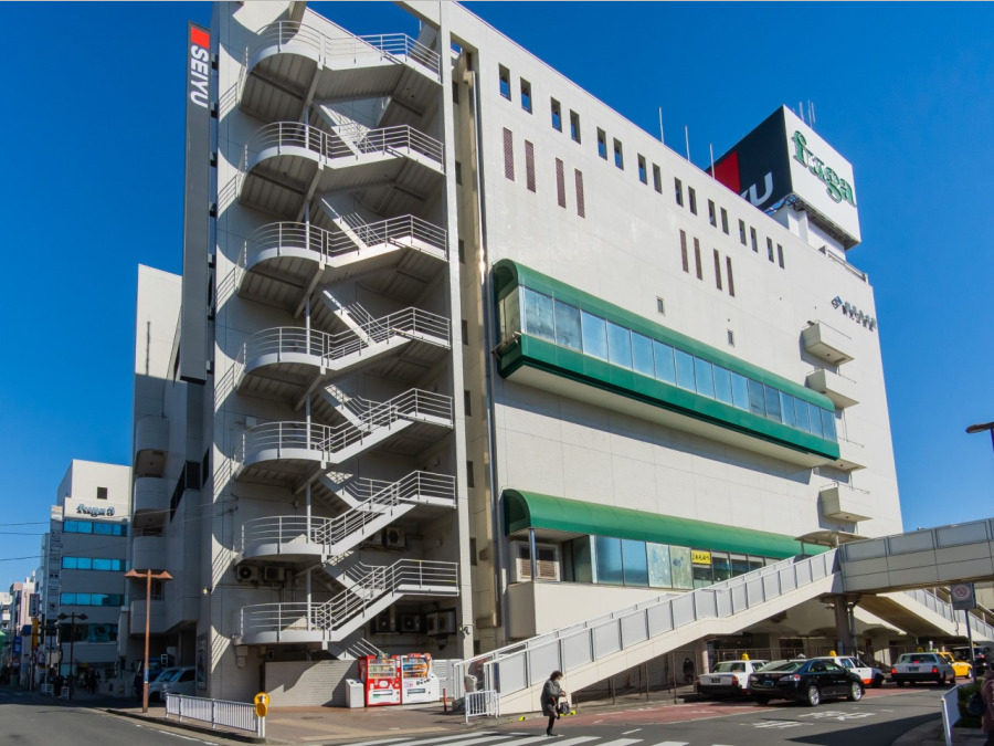 西友 鶴見店(約450ｍ。食料品やお惣菜、日用品など豊富な品揃え。駅前で夜遅くまで営業しているのでお帰りのお買物にも便利です。)