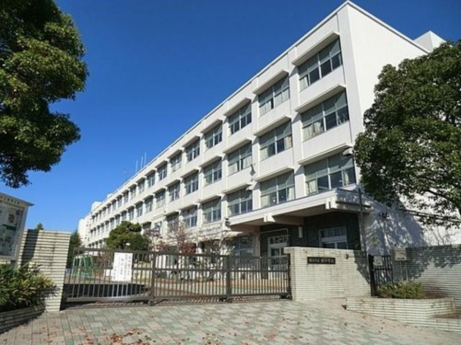 横浜市立鉄小学校(徒歩18分。お友達との会話も弾む通学路。お子様のかけがえのない思い出に。)