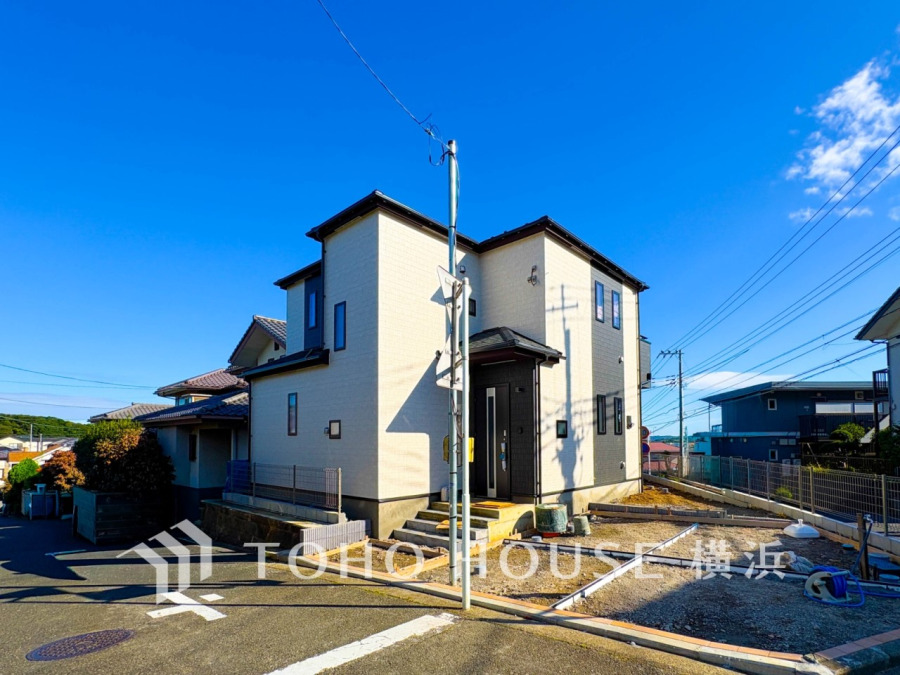お住まいの顔となる玄関。住まう方のプライドを満たすクオリティを備えています。 