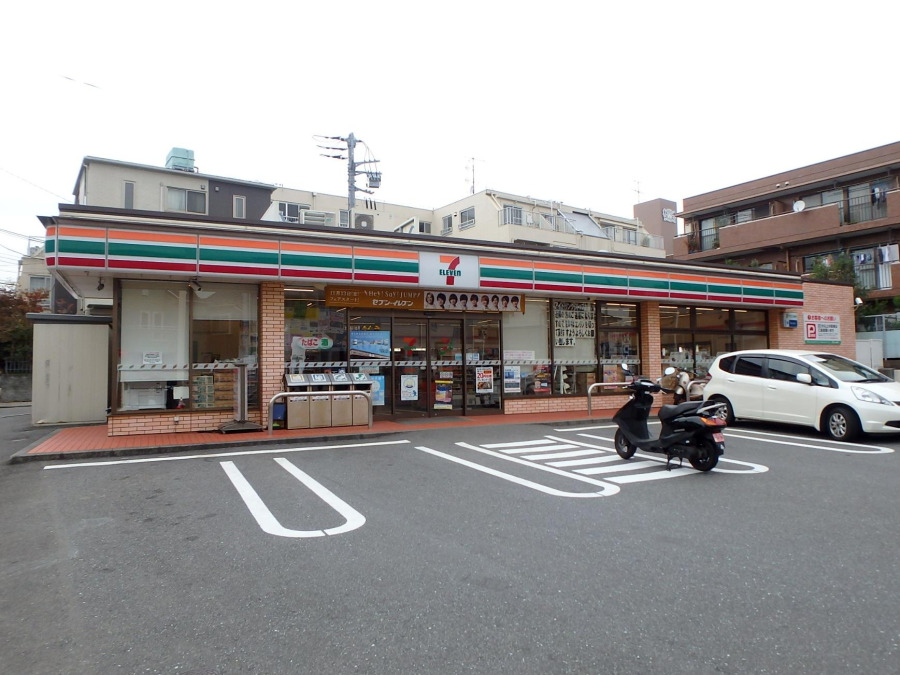 セブンイレブン横浜狩場町店(約250ｍ。24時間営業ですので、急な買い物に便利です。駐車場もあります。)