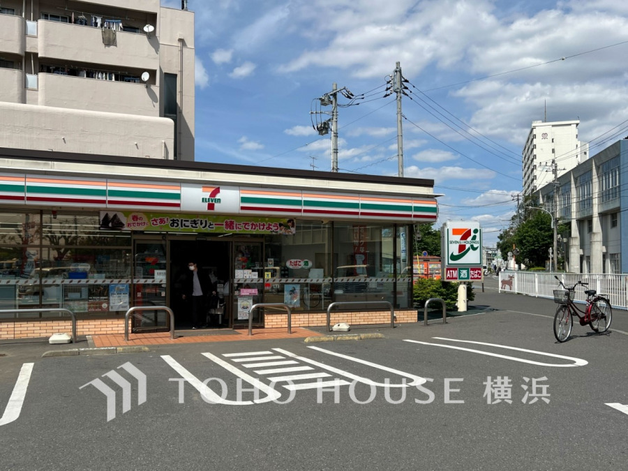 セブンイレブン大和いちょう団地店(約750ｍ。お手軽に食べれる食品や日用品雑貨などを扱う便利なコンビニ。)