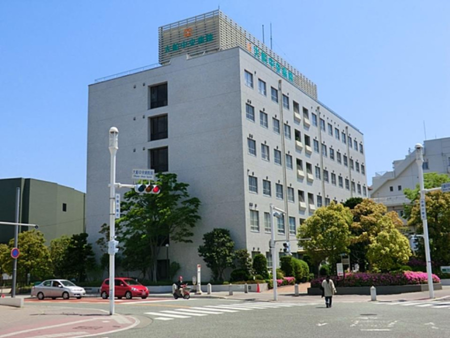 大船中央病院(約2800ｍ。内科・外科・皮膚科をはじめ、多数の診療科を持つ総合病院。人間ドックや健康診断なども行われています。)