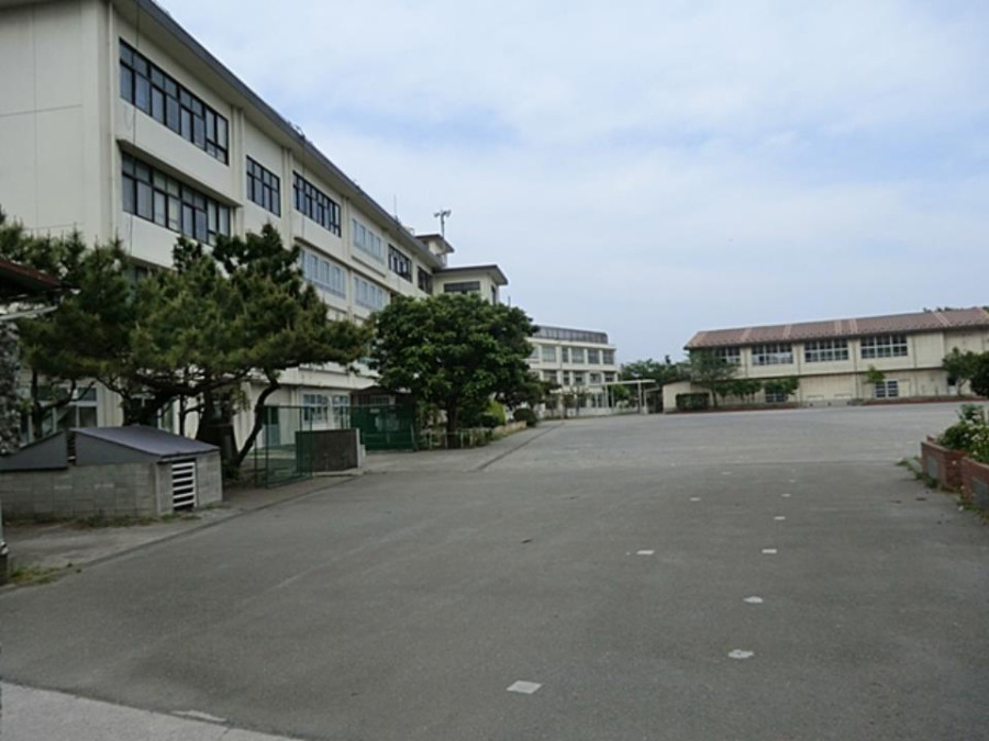 川崎市立四谷小学校(約110ｍ。小学校が近いのは子育てファミリーにもおすすめのポイント。)
