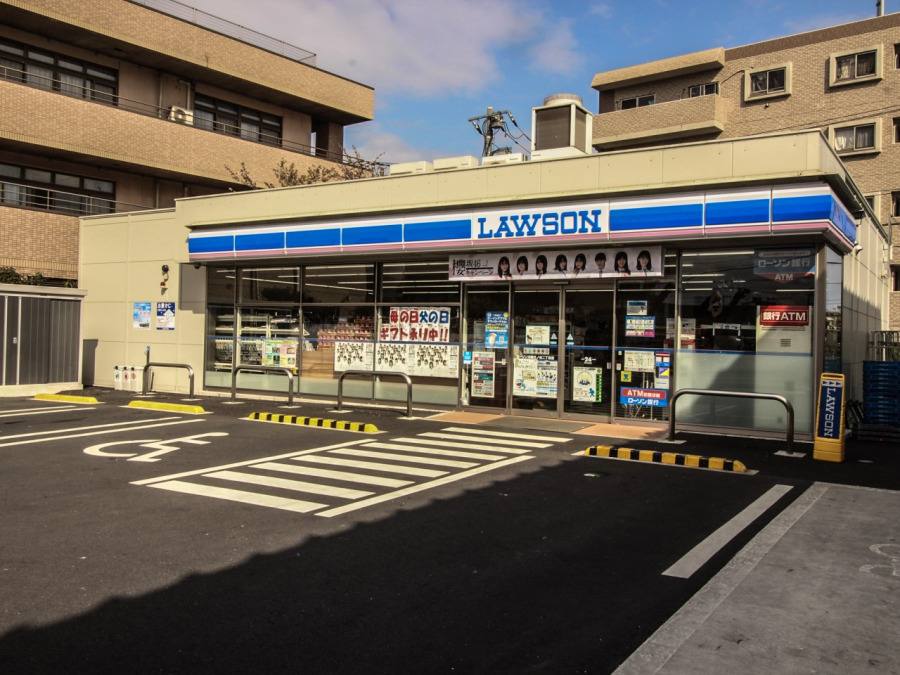 ローソン 川崎日ノ出二丁目店(約600ｍ。お手軽に食べれる食品や日用品雑貨などを扱う便利なコンビニ。)