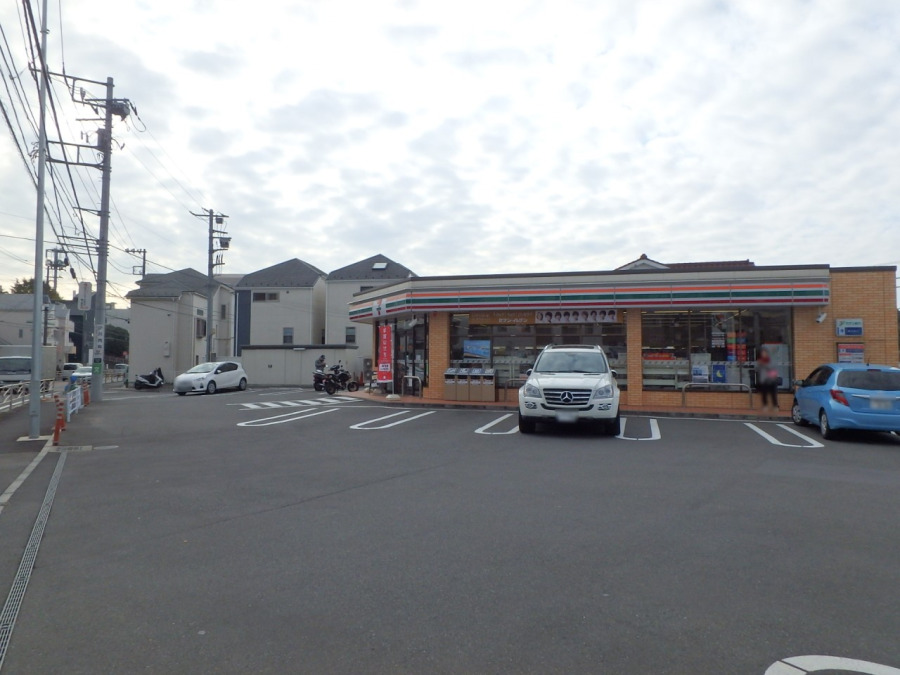セブン-イレブン 横浜西谷町店(約800ｍ。24時間営業。近くにあるとちょっとした買い物にも便利ですね。)