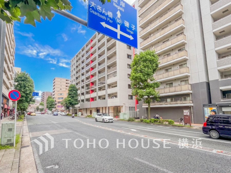 生活利便に優れた住環境に立地し、ゆとりある生活が送れます。