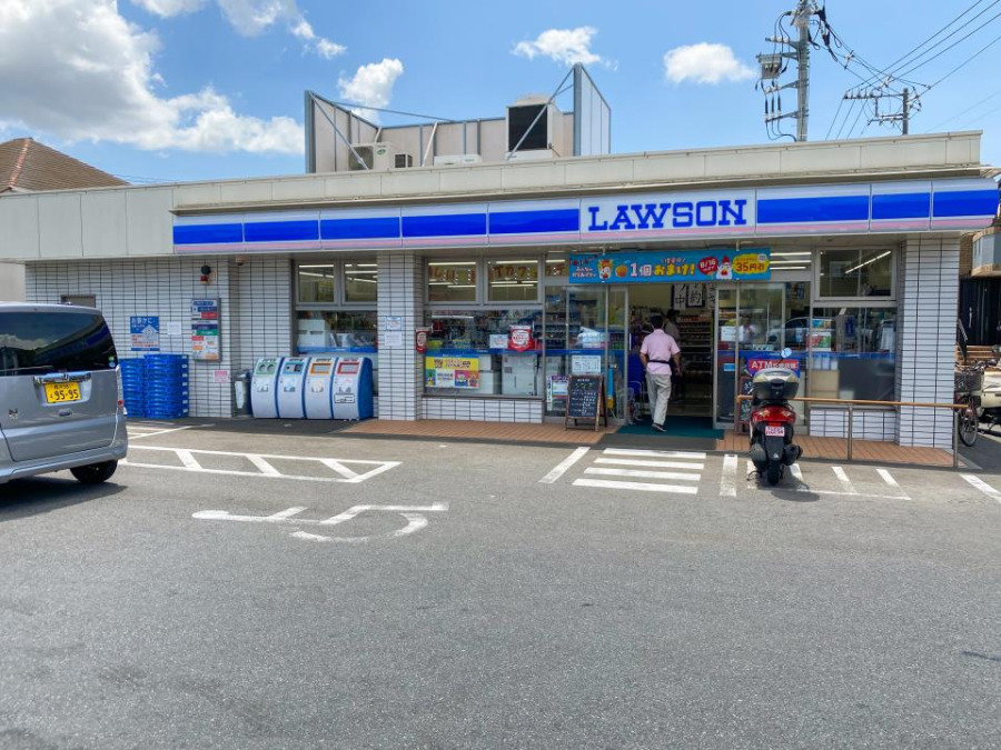 ローソン泉中田南五丁目店(約300ｍ。24時間営業。ちょっとした買い物にも便利ですね。)
