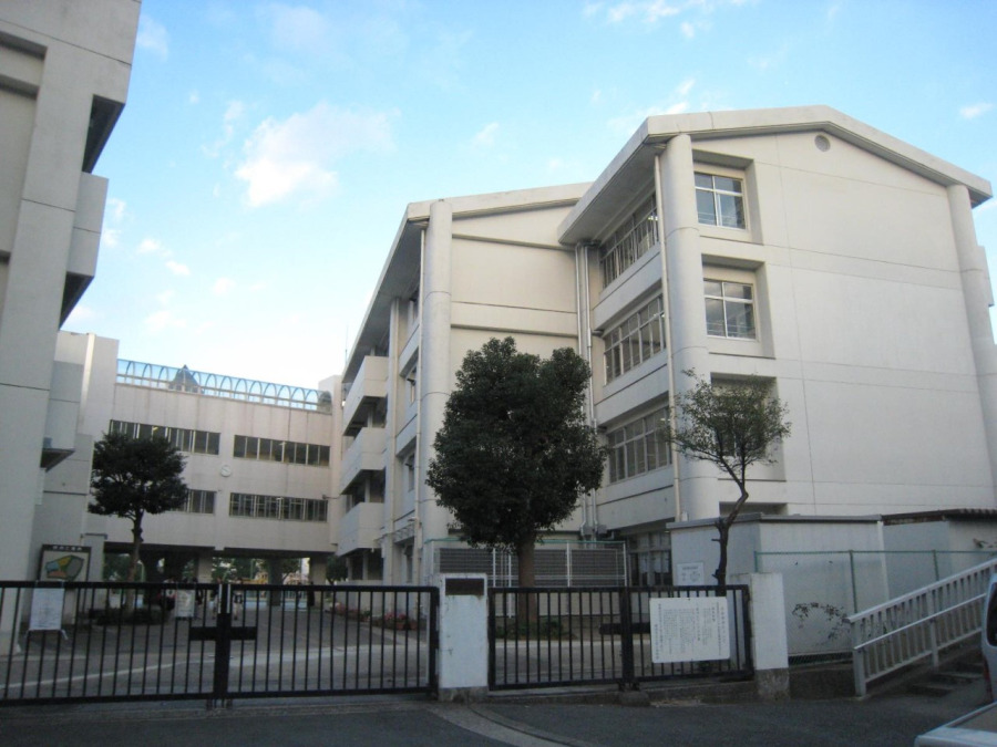横浜市立小田小学校(約160ｍ。小学校が近いのは子育てファミリーにもおすすめのポイントです。)